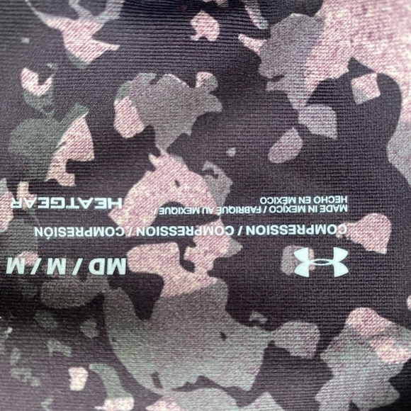 Ladies, under armor leggings with mesh detail on sides - Picture 3 of 5